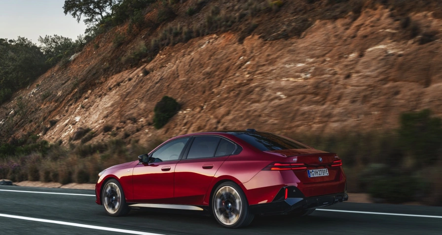 BMW i5 M60 xDrive Sedan (MY25)