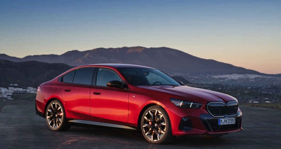 BMW i5 M60 xDrive Sedan (MY25)