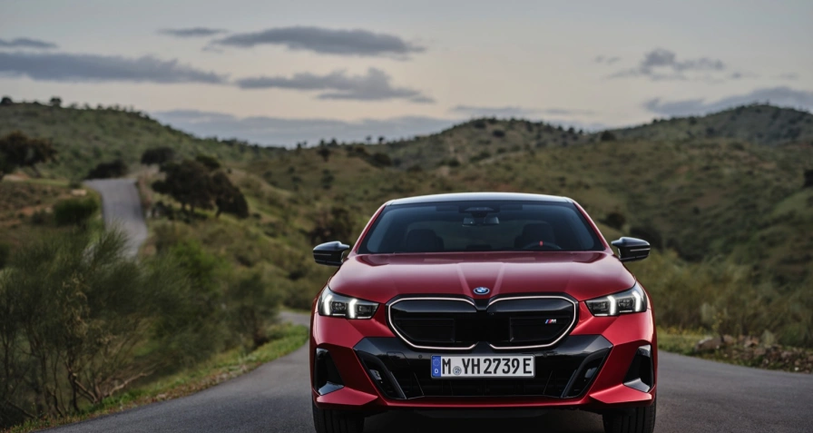 BMW i5 M60 xDrive Sedan (MY25)
