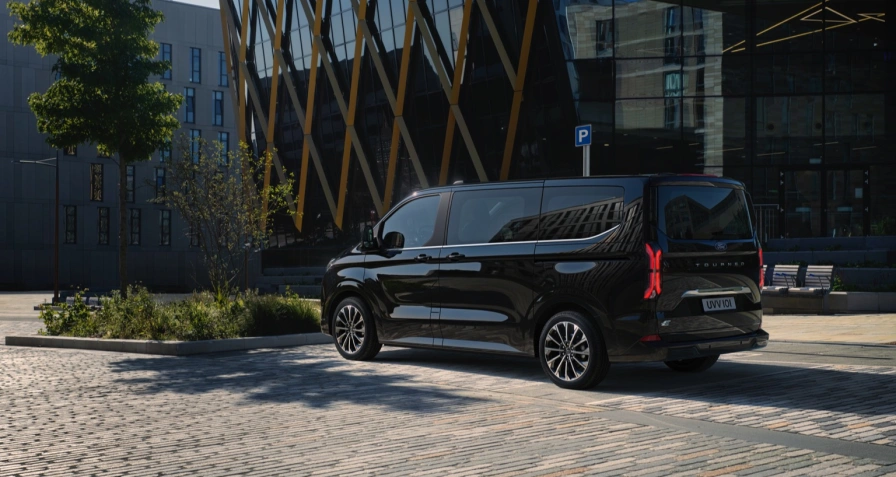 Ford e-Tourneo Custom L2 160 kW