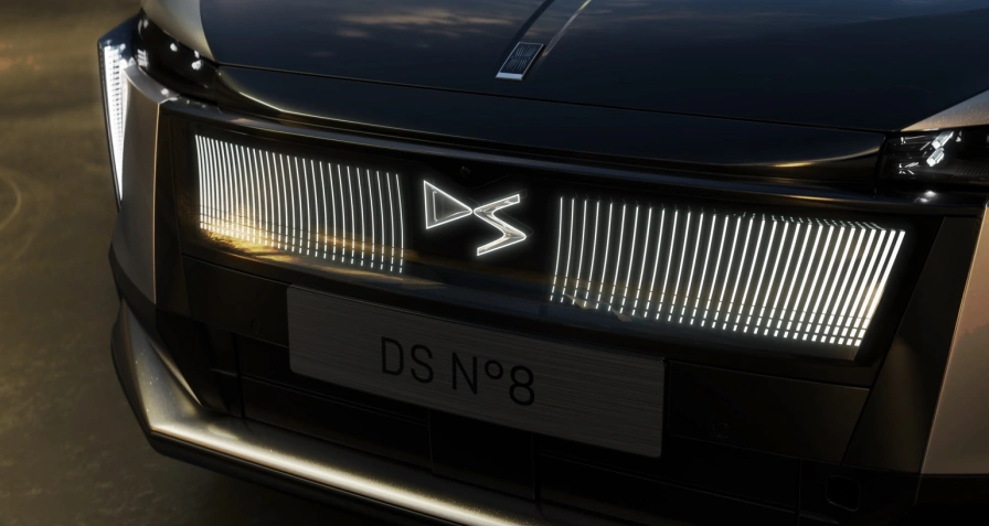 DS Automobiles N°8 FWD