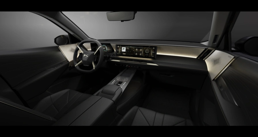 DS Automobiles N°8 FWD