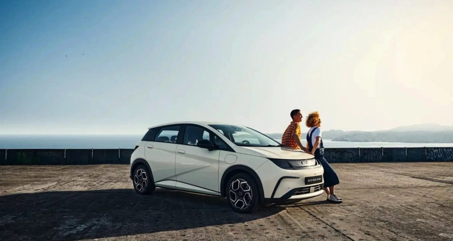 BYD DOLPHIN 60.4 kWh (MY25)