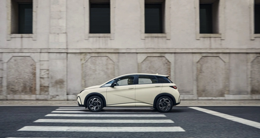 BYD DOLPHIN 60.4 kWh (MY25)