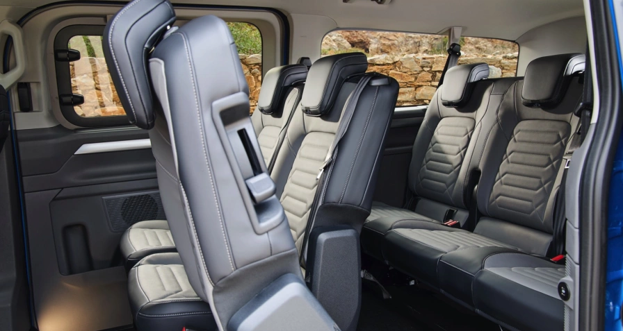 Volkswagen e-Transporter Kombi L2 100 kW 64 kWh