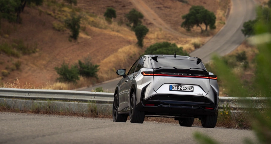 Lexus RZ 550e F SPORT (MY26)