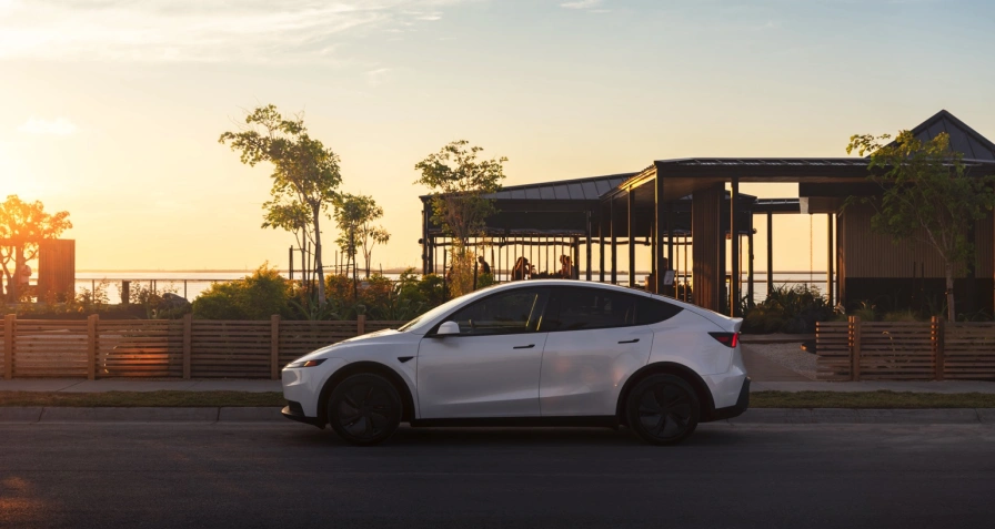 Tesla Model Y Standard RWD (Juniper)