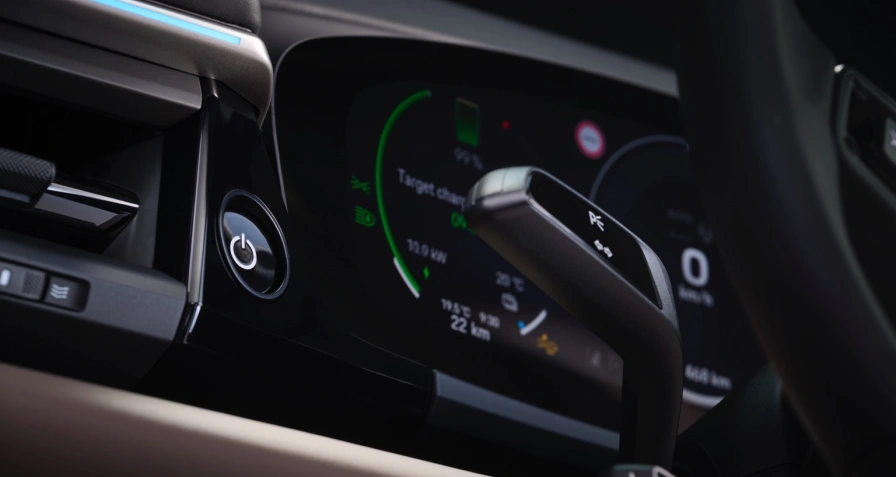 Porsche Macan Turbo Electric (MY26)