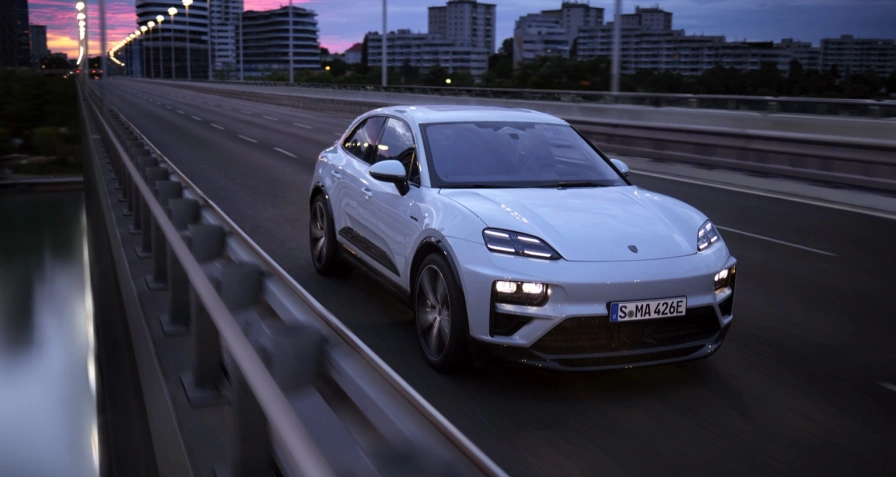 Porsche Macan Turbo Electric (MY26)