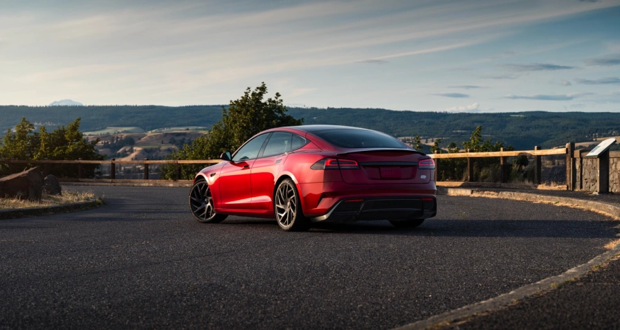 Tesla Model S AWD (MY26)