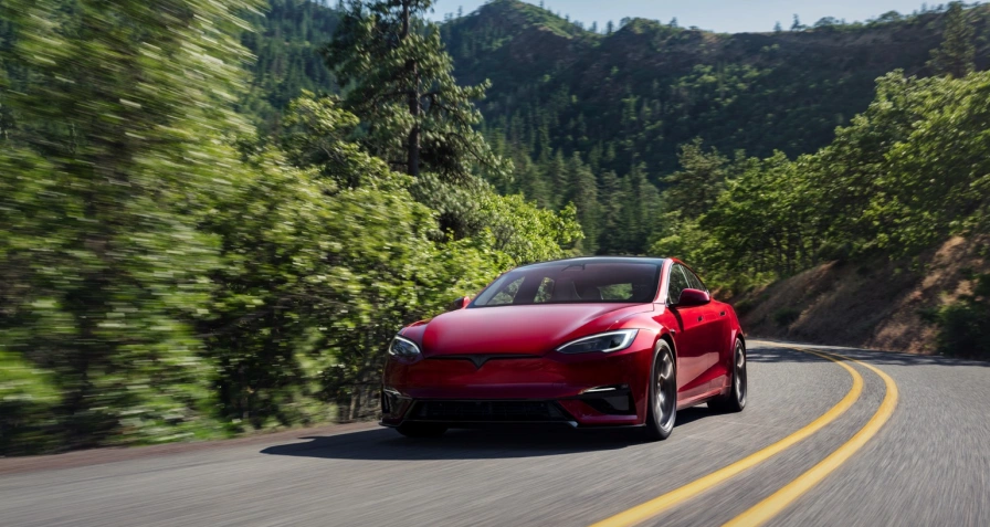 Tesla Model S AWD (MY26)