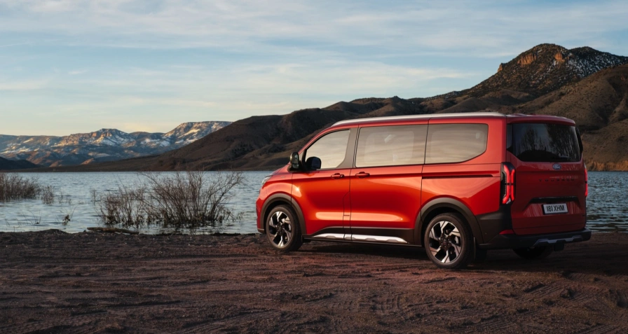 Ford e-Tourneo Custom L1 160 kW RWD