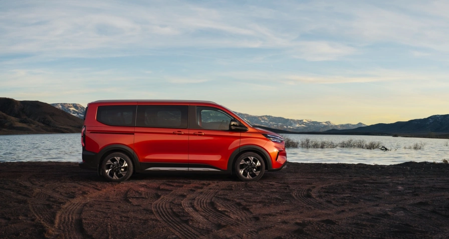 Ford e-Tourneo Custom L2 210 kW RWD