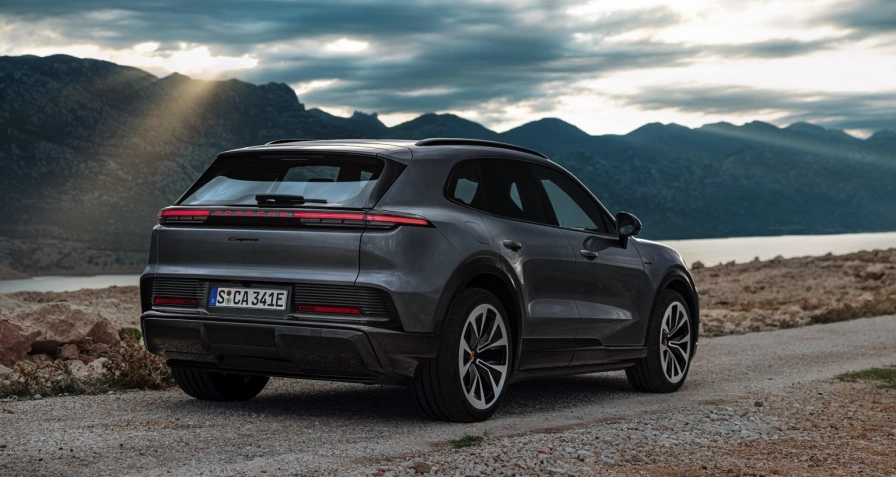 Porsche Cayenne S Electric (MY26)