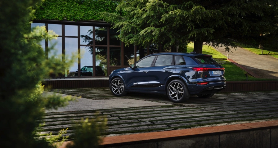Audi Q6 SUV e-tron quattro (MY26)