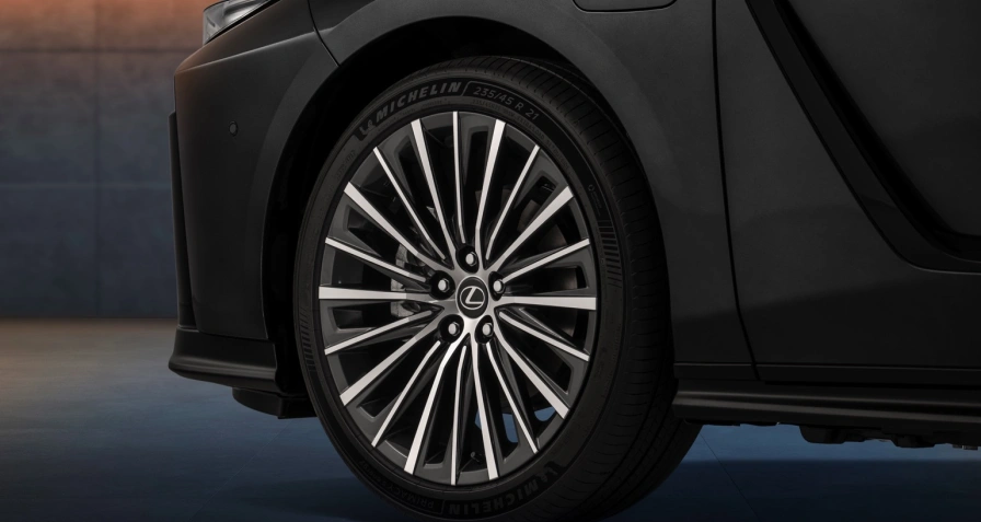 Lexus ES 350e (MY26)