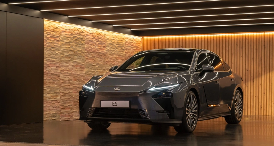 Lexus ES 500e DIRECT 4 (MY26)