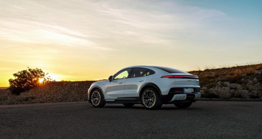 Porsche Cayenne Turbo Coupé Electric (MY26)