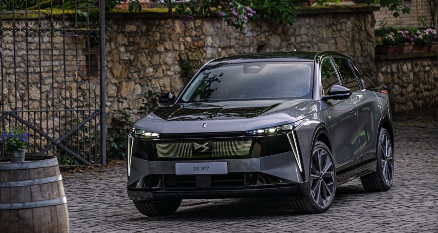 DS Automobiles N°7 FWD