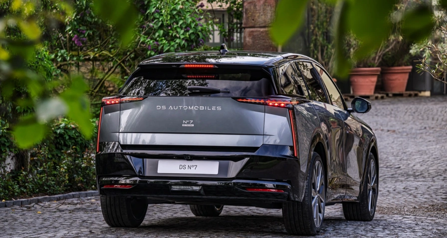 DS Automobiles N°7 FWD