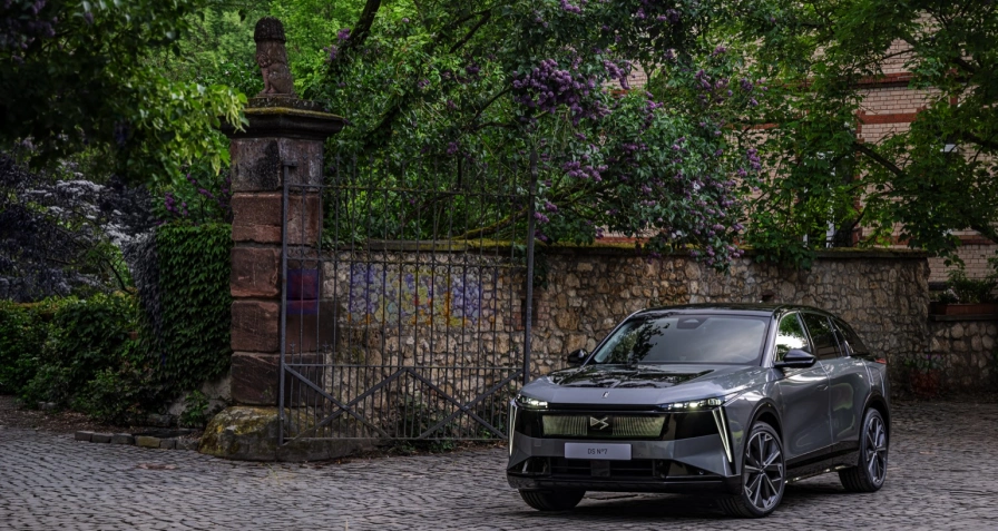 DS Automobiles N°7 AWD Long Range