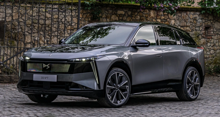 DS Automobiles N°7 AWD Long Range