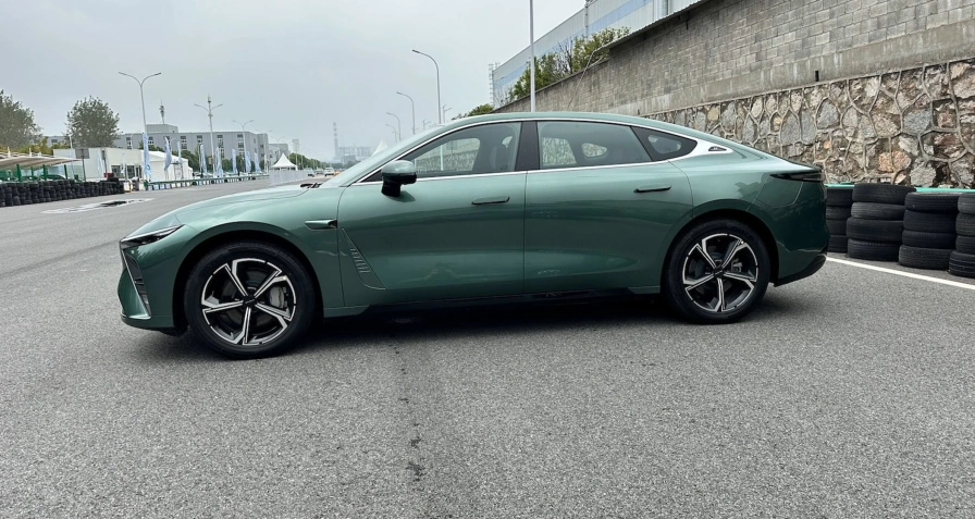 Exlantix ES 100kWh AWD