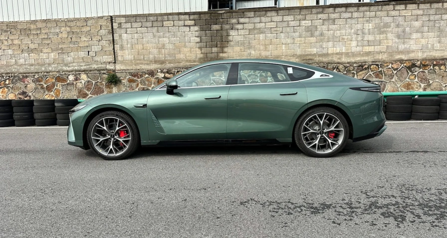 Exlantix ES 100kWh AWD