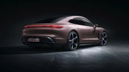 Porsche Taycan Plus
