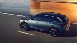 Peugeot e-5008 73 kWh Dual Motor