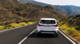 BMW iX1: Den kompakte el-SUV-en som treffer norsk hverdag overraskende godt