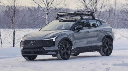 Volvo EX30 Cross Country P5 Long Range (MY27)