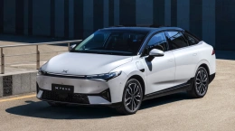 XPENG P5