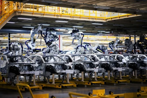 OFV om bil-Norge mot 2040: Kina presser Europa, Tesla holder på kundene og prisene faller