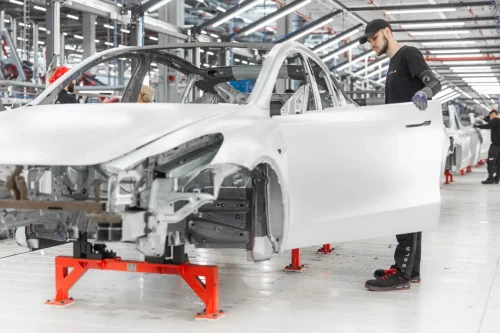 Tesla legger inn ekstraskift ved Giga Berlin for å nå 7.500 biler i uken
