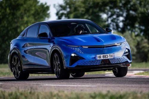 Alpine A390 GTS: Tre motorer, 470 hk og Alpines første firehjulsdrift noensinne