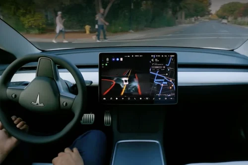 Sverige ber EU avvise Tesla FSD – mener systemet ikke kan godkjennes så lenge det kan bryte fartsgrensen