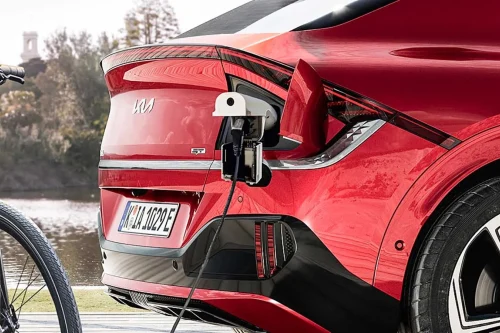 Elbilen som powerbank er dyrere enn du tror – ADAC avslører store energitap ved lav belastning