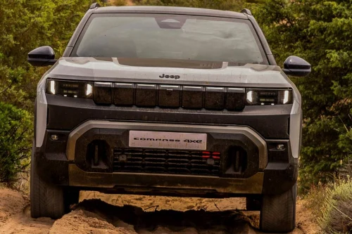 Jeep Compass får to nye elbilversjoner – én med 674 km rekkevidde og én med 375 hk firehjulsdrift
