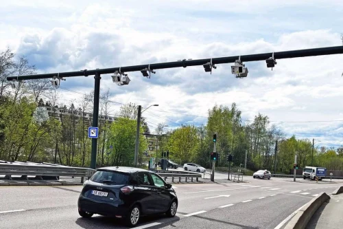 NAF advarer mot bompengesjokk på sommerens bilferie med elbil