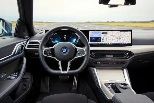 BMW ber i3- og i4-eiere ignorere batteriadvarsel: Ingenting er galt