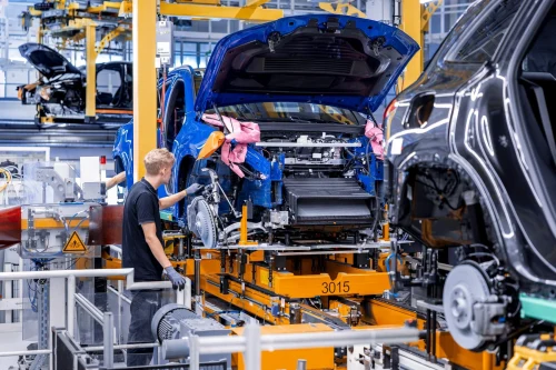Mercedes sliter med produksjonen av elektrisk GLC – batterimangel bremser leveransene