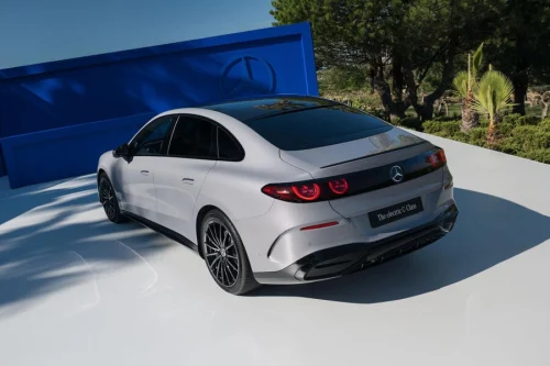 Første inntrykk: Mercedes C-Class Electric lover godt – men BMW i3 leder på papiret