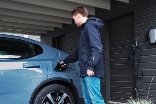Ferieparkert elbil: Fremdriftsbatteriet er ikke problemet – men dette bør du sjekke