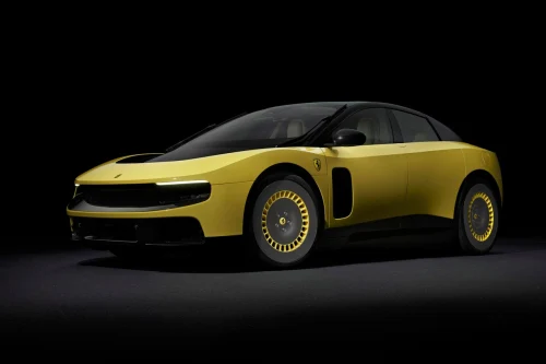 Ferraris første elbil selges på auksjon – forventet pris over elleve millioner kroner
