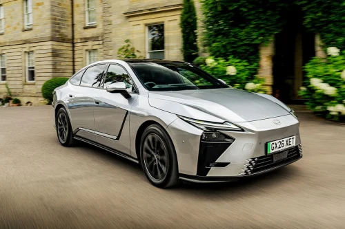 Nye Lexus ES er helelektrisk og tar over som merkets eneste store salongbil