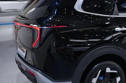 Hyundai avduker elektrisk syvseters minivan: Neira-konseptet vises frem i Indonesia
