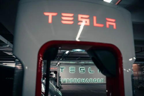 Elbilister er mest fornøyde med Tesla-lading – også når de kjører andre merker