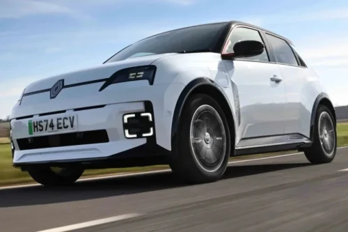 Billigere Renault 5 med LFP-batteri ser ut til å nærme seg