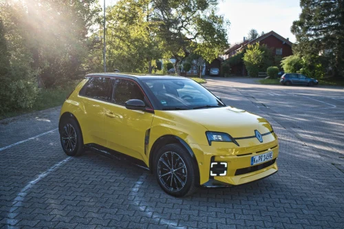 Renault 5 viser plutselig høyere rekkevidde i konfiguratoren — uten offisiell forklaring
